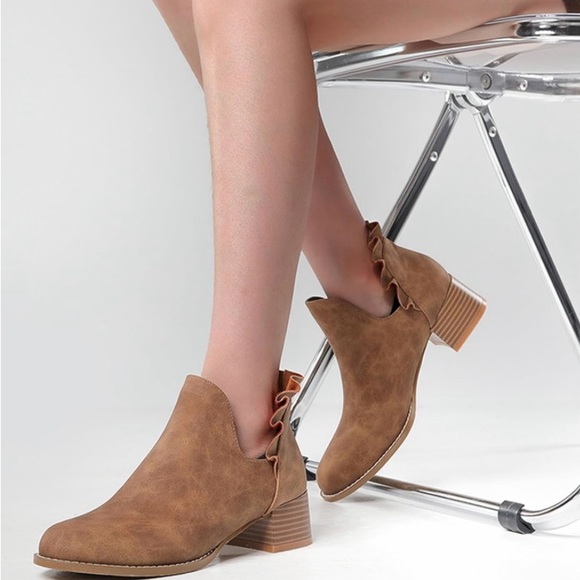 Brown Ruffled Ankle Boots, Slip On, Size 7 Retails $82 NWOT - Picture 3 of 6